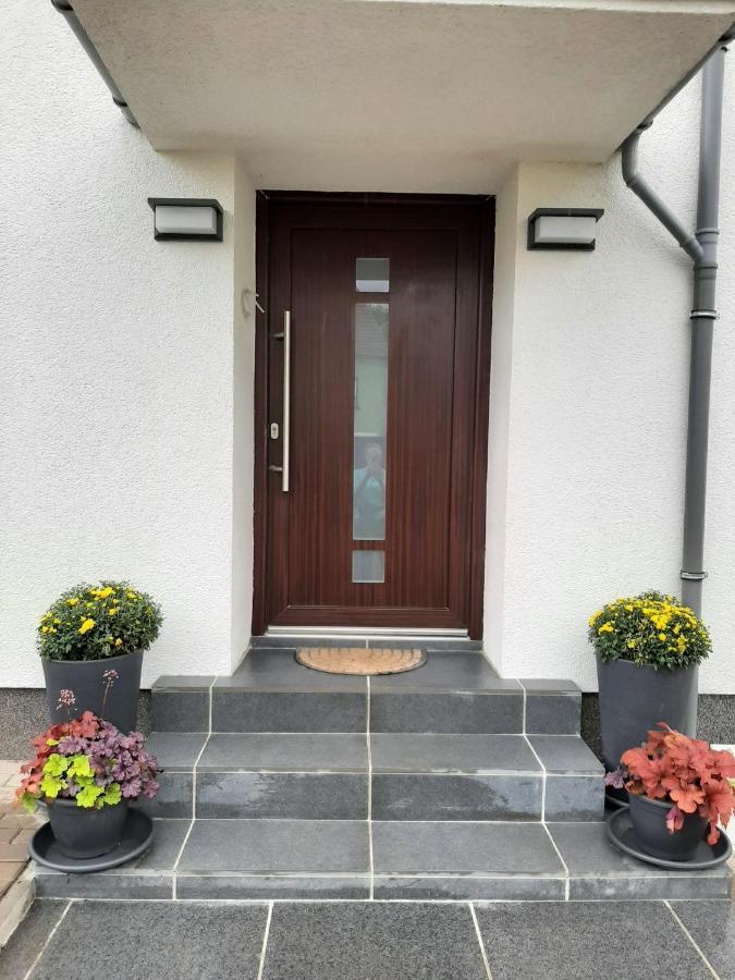 Design Maisonette - 24H Self-Check-In - Bis 7 Pers - In Direkter Weihernaehe - Parkplatz - Wifi - Balkon -Terrasse - Radwege Schiffweiler Esterno foto