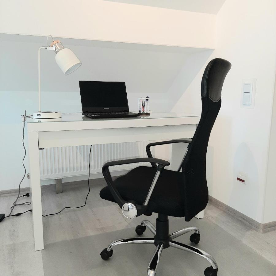 Design Maisonette - 24H Self-Check-In - Bis 7 Pers - In Direkter Weihernaehe - Parkplatz - Wifi - Balkon -Terrasse - Radwege Schiffweiler Esterno foto