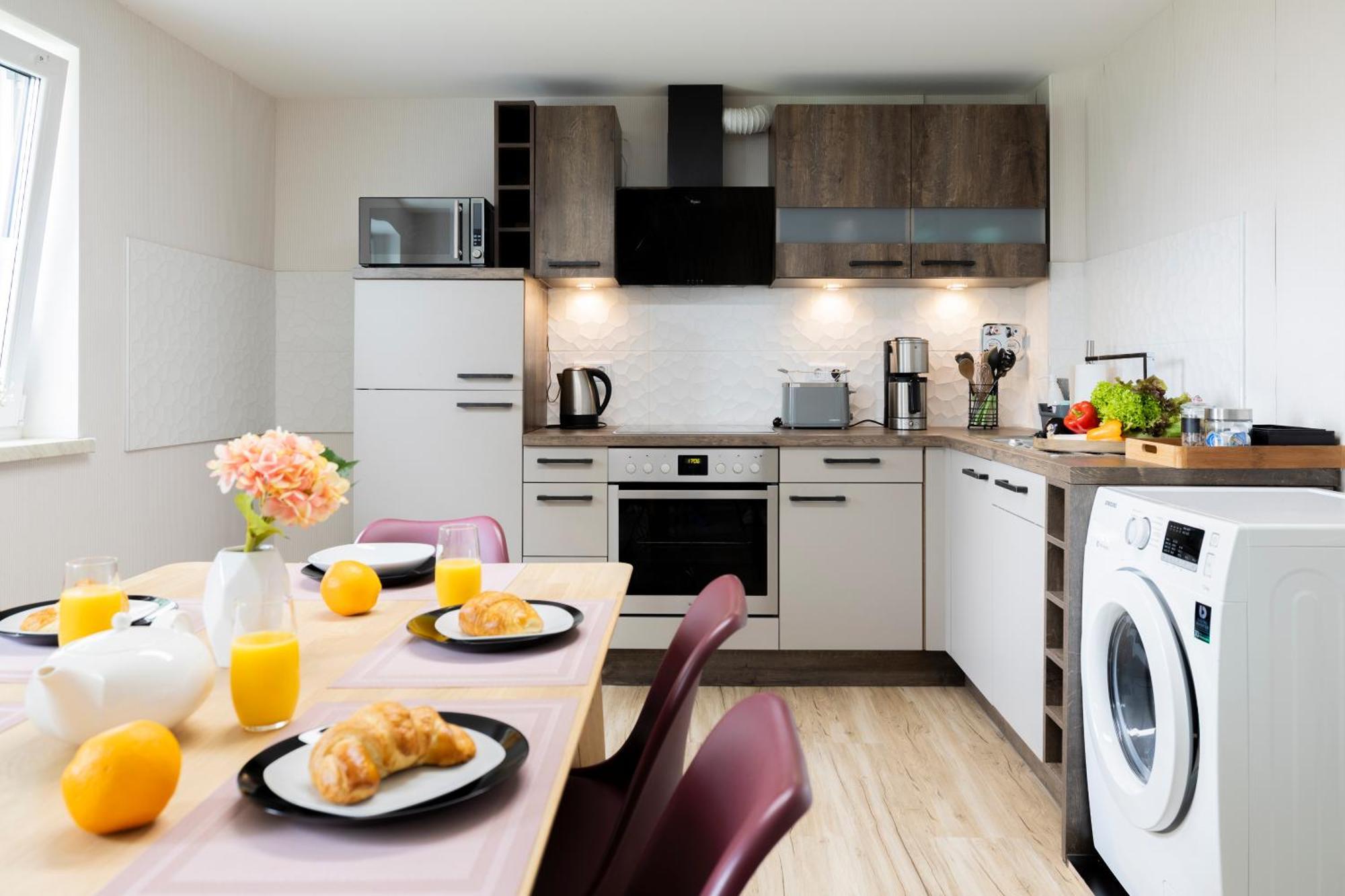 Design Maisonette - 24H Self-Check-In - Bis 7 Pers - In Direkter Weihernaehe - Parkplatz - Wifi - Balkon -Terrasse - Radwege Schiffweiler Esterno foto