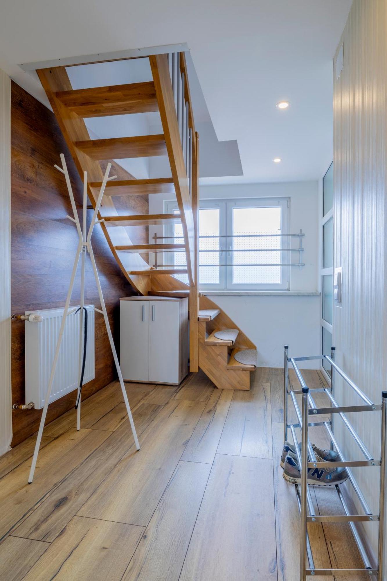 Design Maisonette - 24H Self-Check-In - Bis 7 Pers - In Direkter Weihernaehe - Parkplatz - Wifi - Balkon -Terrasse - Radwege Schiffweiler Esterno foto