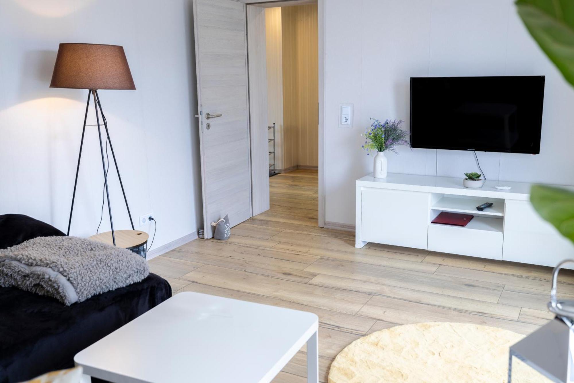 Design Maisonette - 24H Self-Check-In - Bis 7 Pers - In Direkter Weihernaehe - Parkplatz - Wifi - Balkon -Terrasse - Radwege Schiffweiler Esterno foto