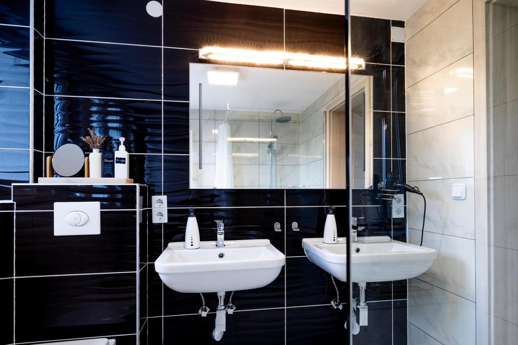 Design Maisonette - 24H Self-Check-In - Bis 7 Pers - In Direkter Weihernaehe - Parkplatz - Wifi - Balkon -Terrasse - Radwege Schiffweiler Esterno foto