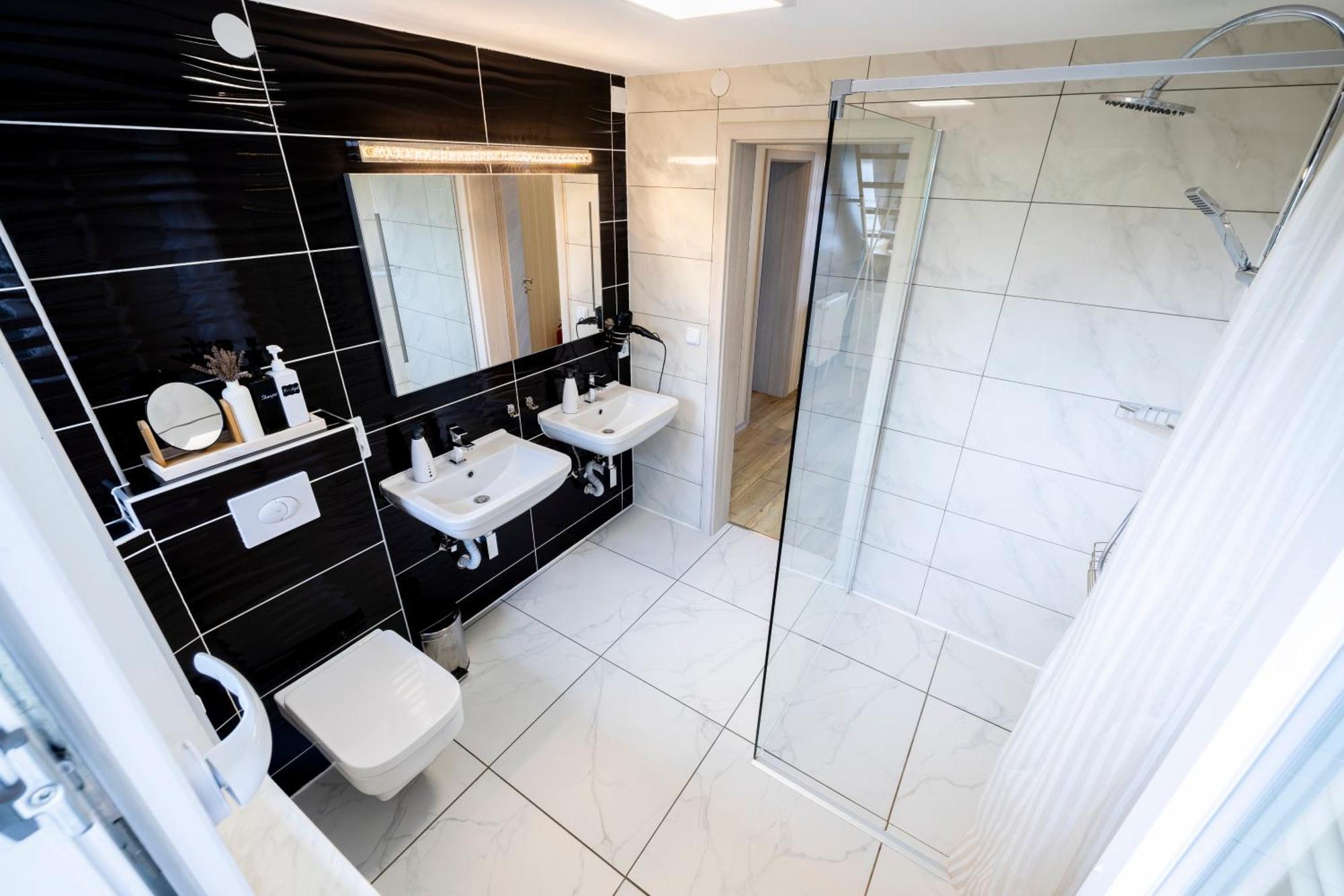 Design Maisonette - 24H Self-Check-In - Bis 7 Pers - In Direkter Weihernaehe - Parkplatz - Wifi - Balkon -Terrasse - Radwege Schiffweiler Esterno foto