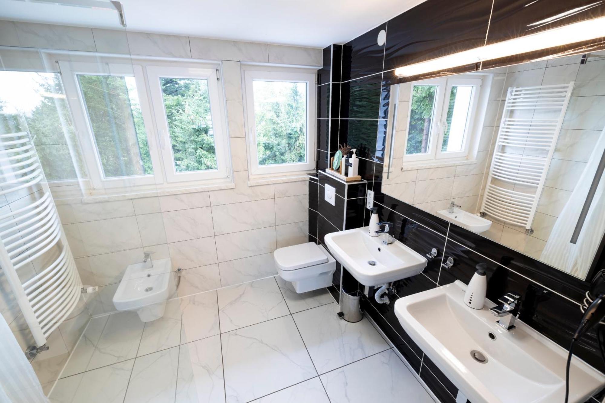 Design Maisonette - 24H Self-Check-In - Bis 7 Pers - In Direkter Weihernaehe - Parkplatz - Wifi - Balkon -Terrasse - Radwege Schiffweiler Esterno foto